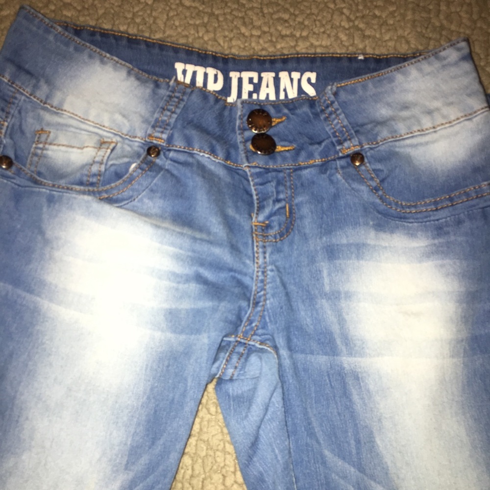 VIP light wash skinny jeans!